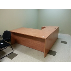 Sugar Maple L Suite Desk w Knee Space